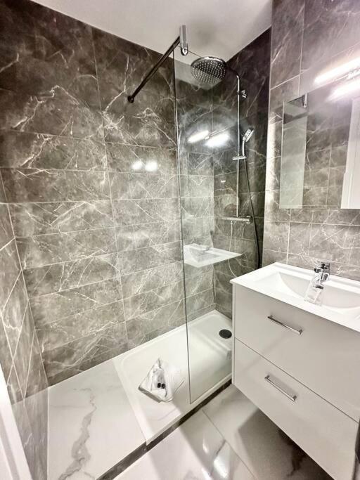 Superbe Appartement Neuf - Plage A 5 Min A Pied Nice Dış mekan fotoğraf
